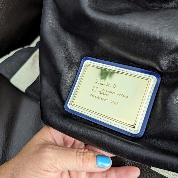 L.A.M.B black leather handbag - Picture 4 of 6